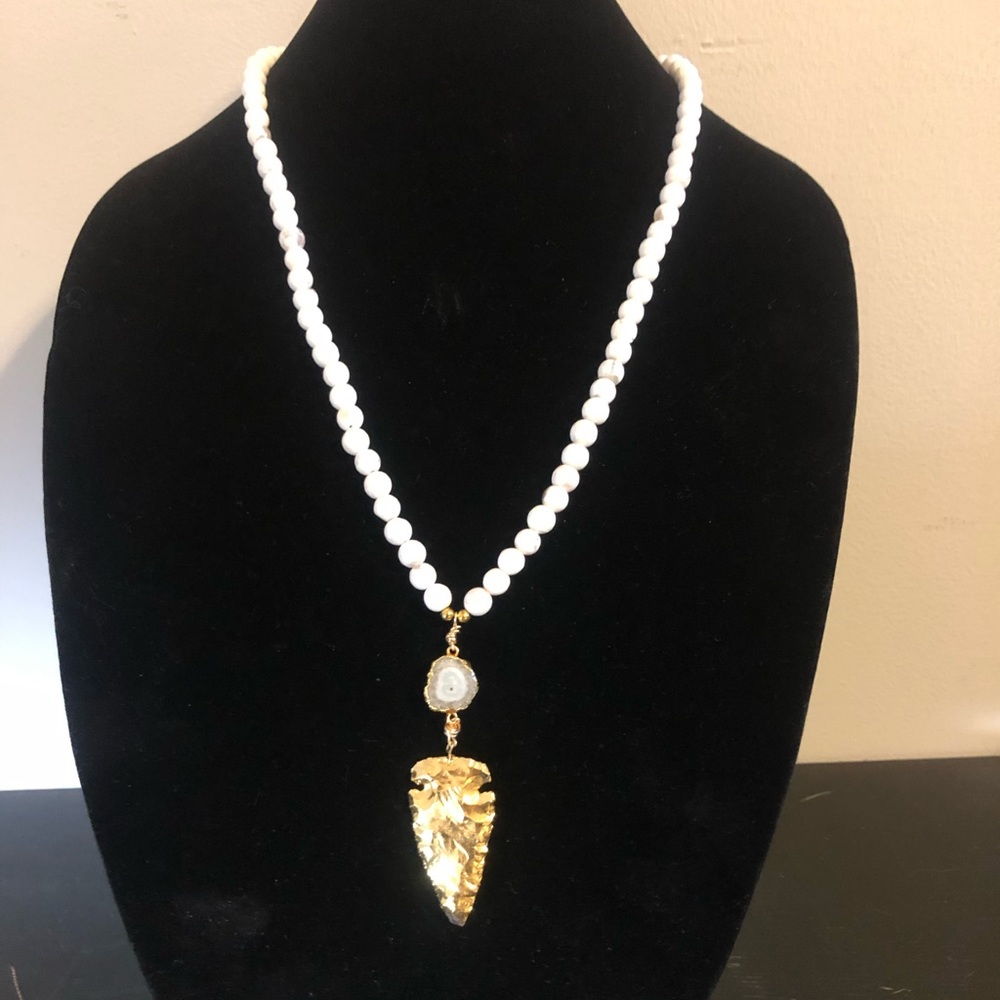 Gold leaf arrowhead pendant with white howlite beads